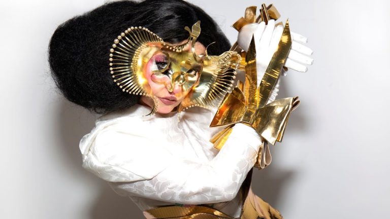 Björk utilise l’IA de Microsoft pour générer une composition musicale qui s’adapte à la météo