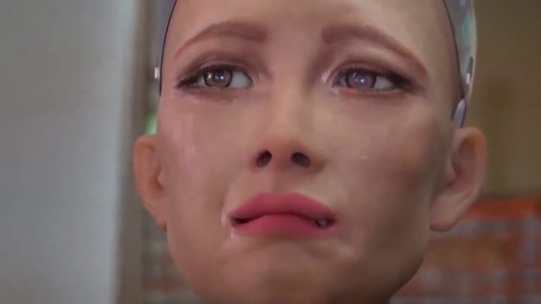 Humanoid robot Sophia to be mass produced by the end of 2021!